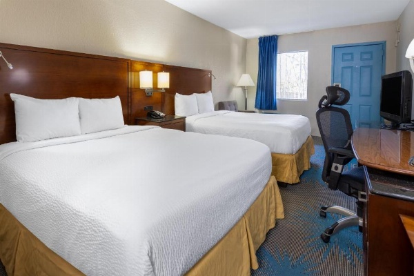 Days Inn by Wyndham Columbia image 13