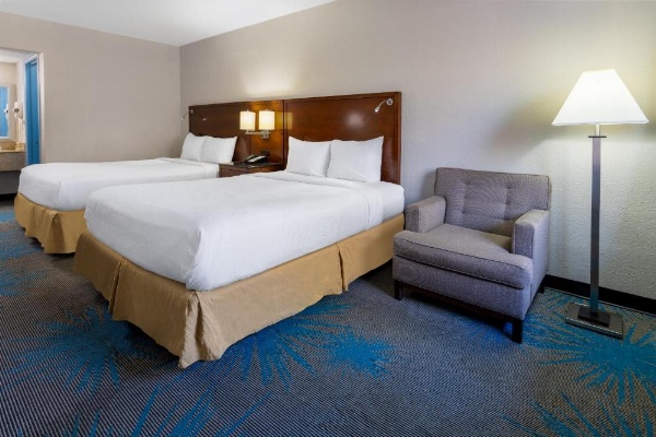 Days Inn by Wyndham Columbia image 15